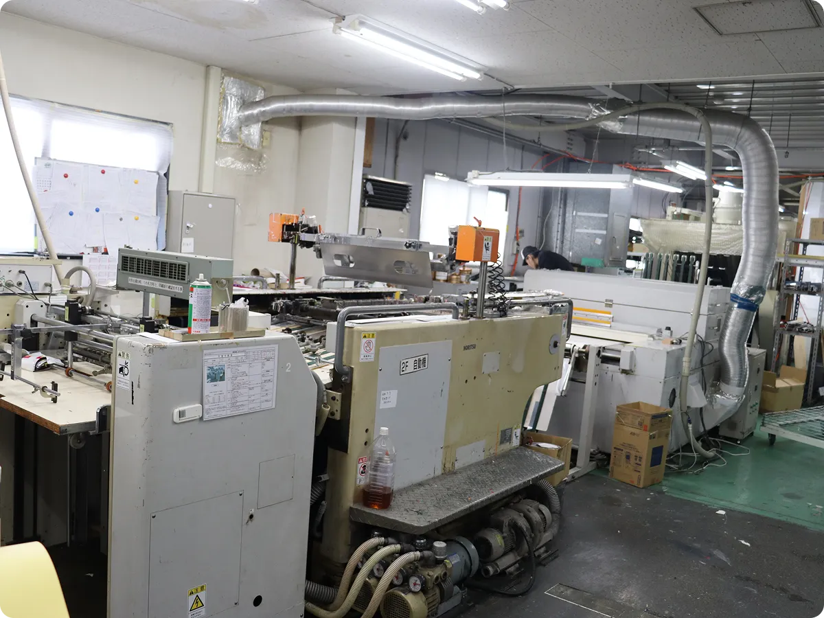 高速全自動印刷ラインの機器が動いている様子